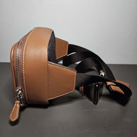 Coach Wyatt Belt Bag in Signature Canvas With Banana Print - New - Picture 8 of 11